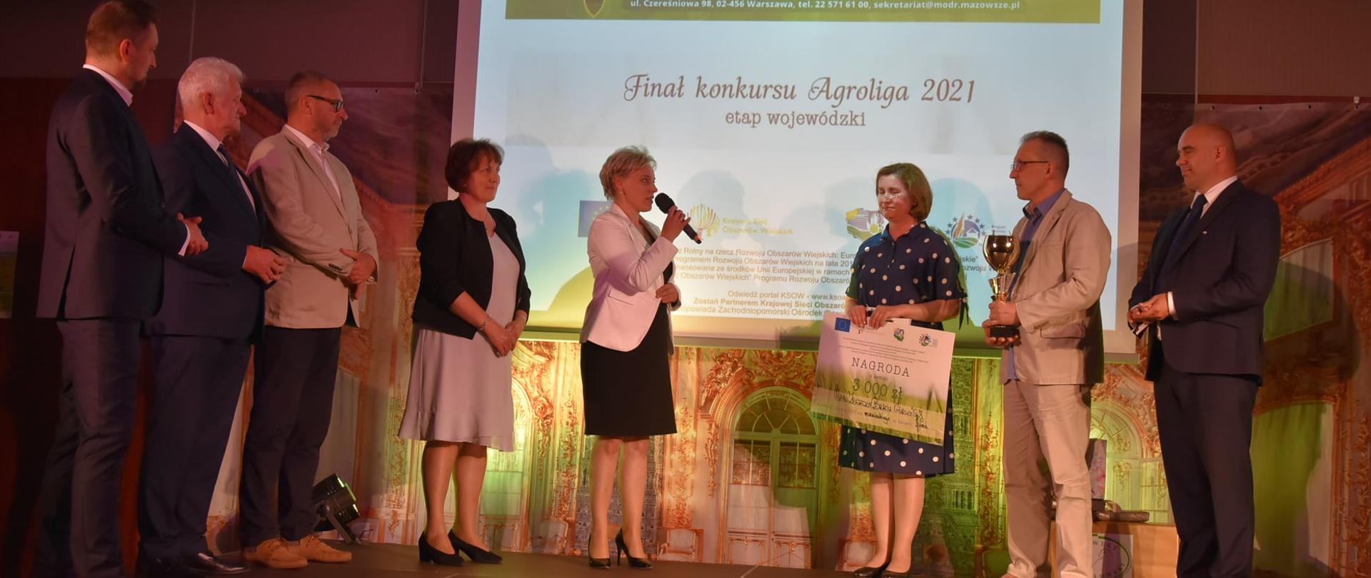Wręczenie nagrody w Mszczonowie na gali podsumowującej konkurs AGROLIGA 2021