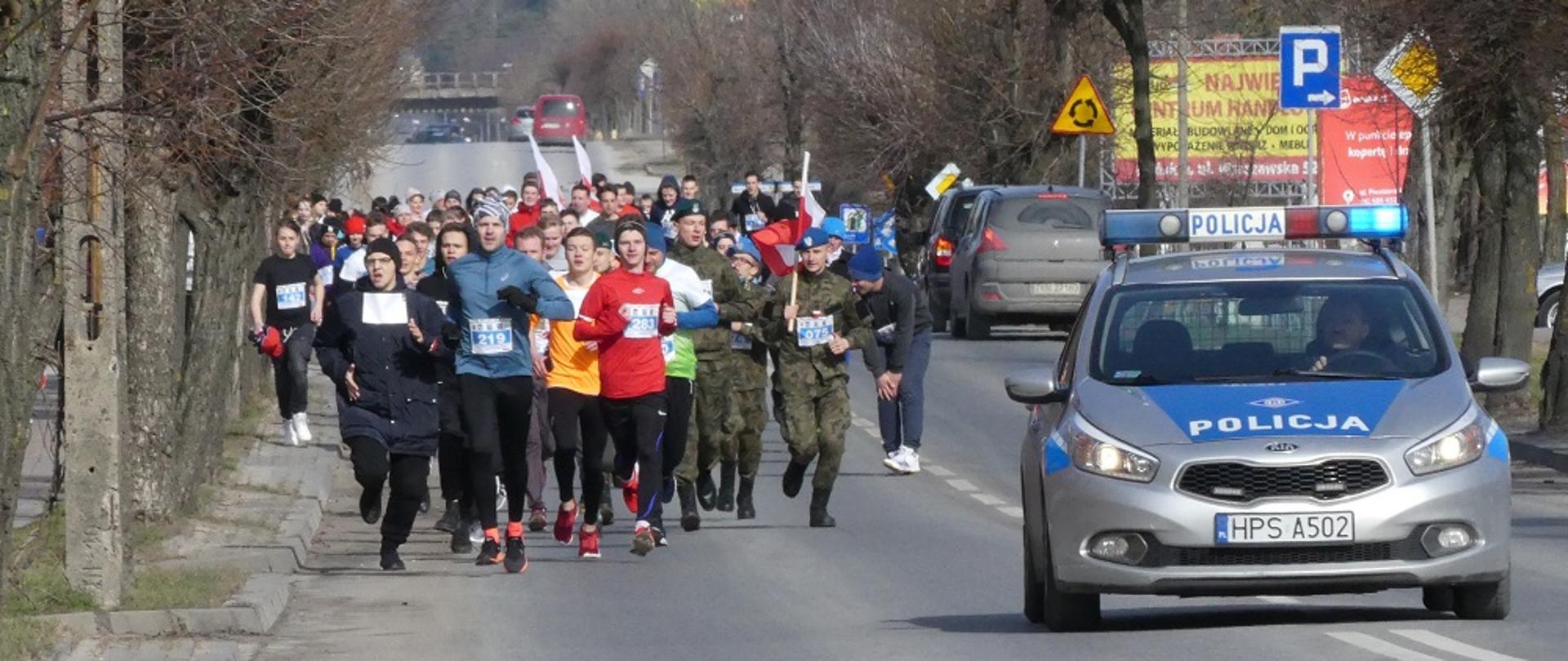 Uczestnicy I powiatowego marszu pamięci żołnierzy wyklętych - tropem wilczym