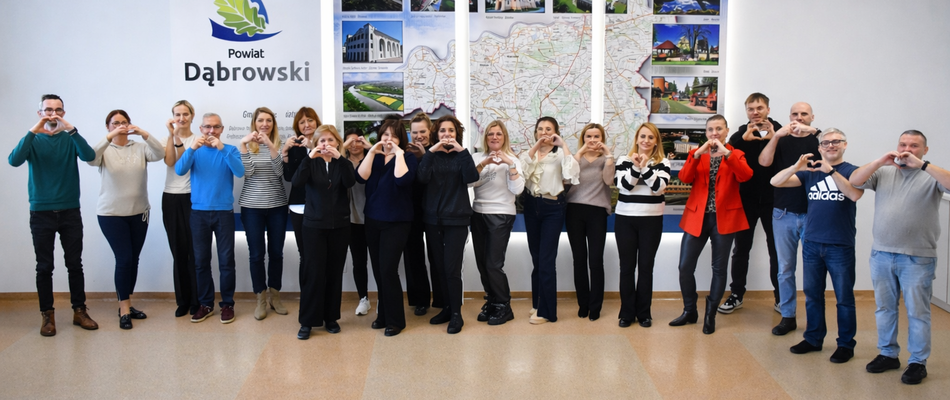 Pracownicy Starostwa Powiatowego w Dąbrowie Tarnowskiej, którzy uczestniczyili w akcji "Dla Pawła"