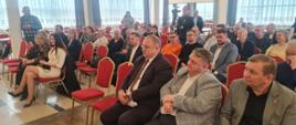Starosta zambrowski Edyta Marchelska-Groszfeld wraz z Wójtami Gmin Szumowa, Rutek i sekretarzem gminy Zambrów. 