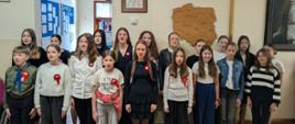 Szkoła do hymnu