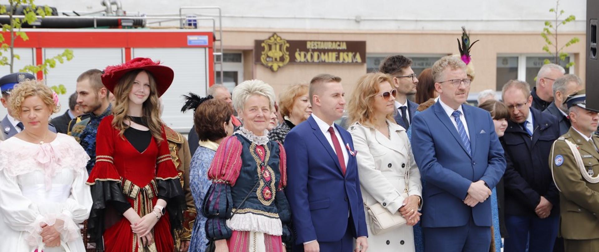 Patriotycznie na koneckim rynku