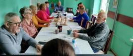 „Piosenki z dawnych lat” – muzyczna podróż uczestników Klubu „Senior+”
