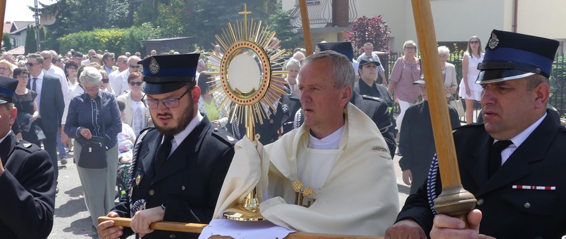 Piękny jubileusz 40 – lecia święceń kapłańskich ks. Artura Kowalczyka