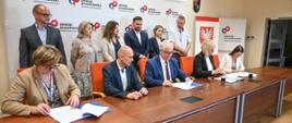 Podpisanie umowy przez władzę Powiatu Pruszkowskiego dotyczącą przebudowy Liceum Ogólnokształcącego im. Tadeusza Kościuszki w Pruszkowie
