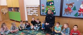 Spotkanie z Panią policjantką w grupie Sarenek