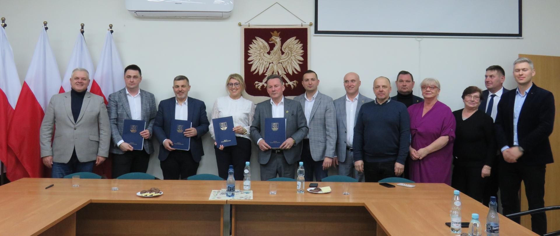 Podpisanie umowy na realizację zadania " Poprawa stanu technicznego drogi powiatowej nr 1328W na terenie administracyjnym Gminy Garwolin oraz Gminy Górzno w powiecie garwolińskim"