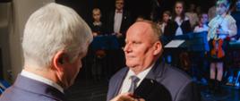Brązowy Krzyż Zasługi dla Henryka Suchockiego 