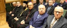 Zaproszeni goście - duchowni, Dyrektor Zarządu Sergiusz Martyniuk oraz dyrektor hajnowskiego szpitala Grzegorz Tomaszuk