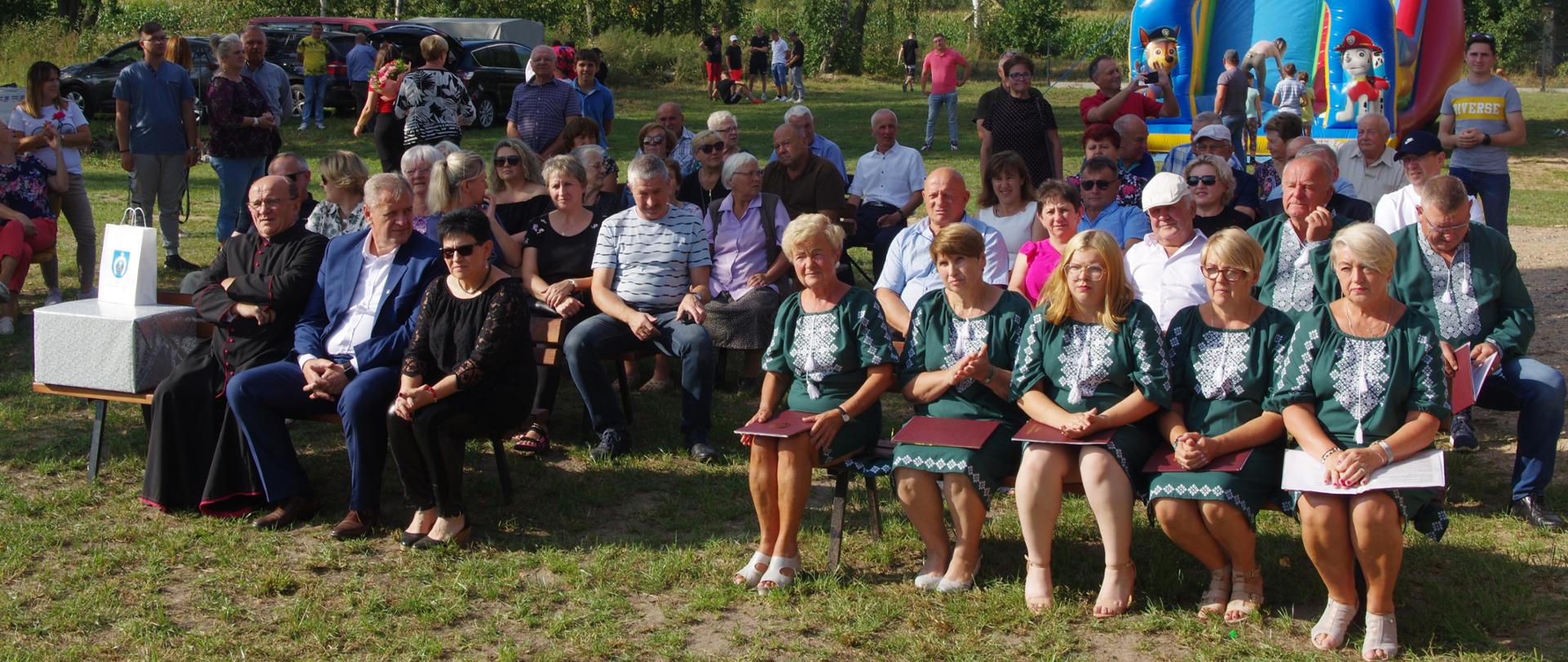 Piknik rodzinny w Ogrodnikach. Starosta Sławomir Jerzy Snarski wśród gości