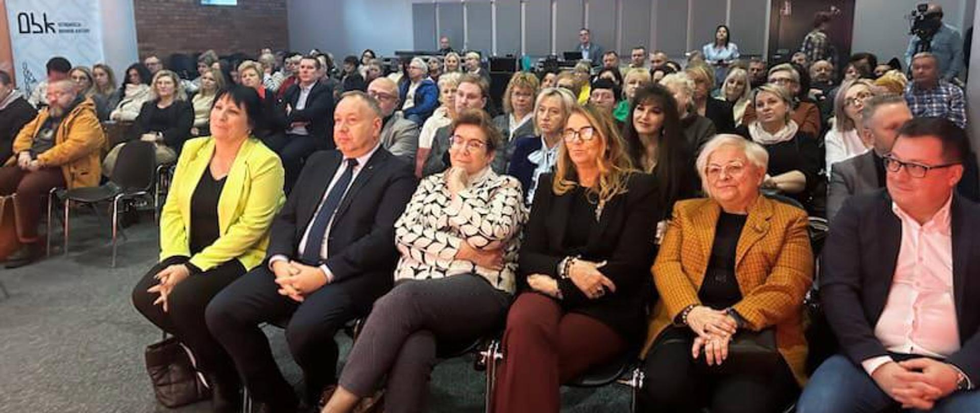 "Doświadczenie na wagę złota" - konferencja zorganizowana przez Powiatowy Urząd Pracy