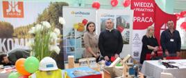 Stoiska pracodawców - przedstawiciele firmy UNIHOUSE