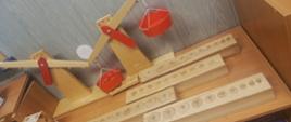 Wnętrze gabinetu - wyposażenie służące do pracy z dziećmi
