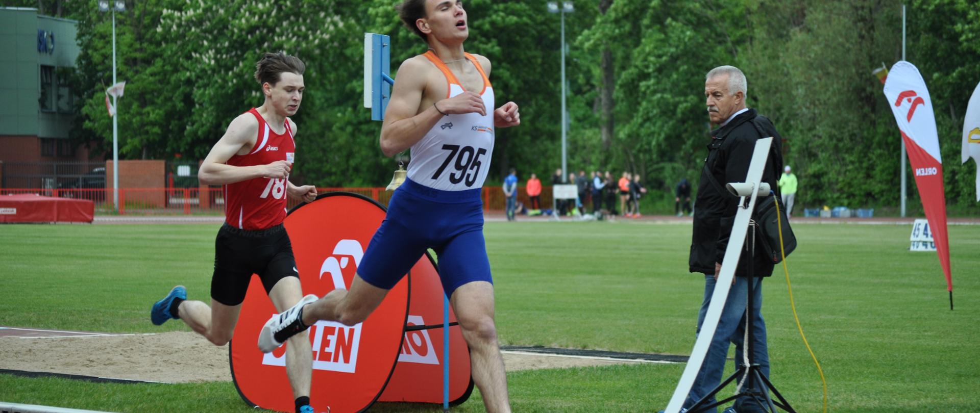 Zawodnicy podczas biegu