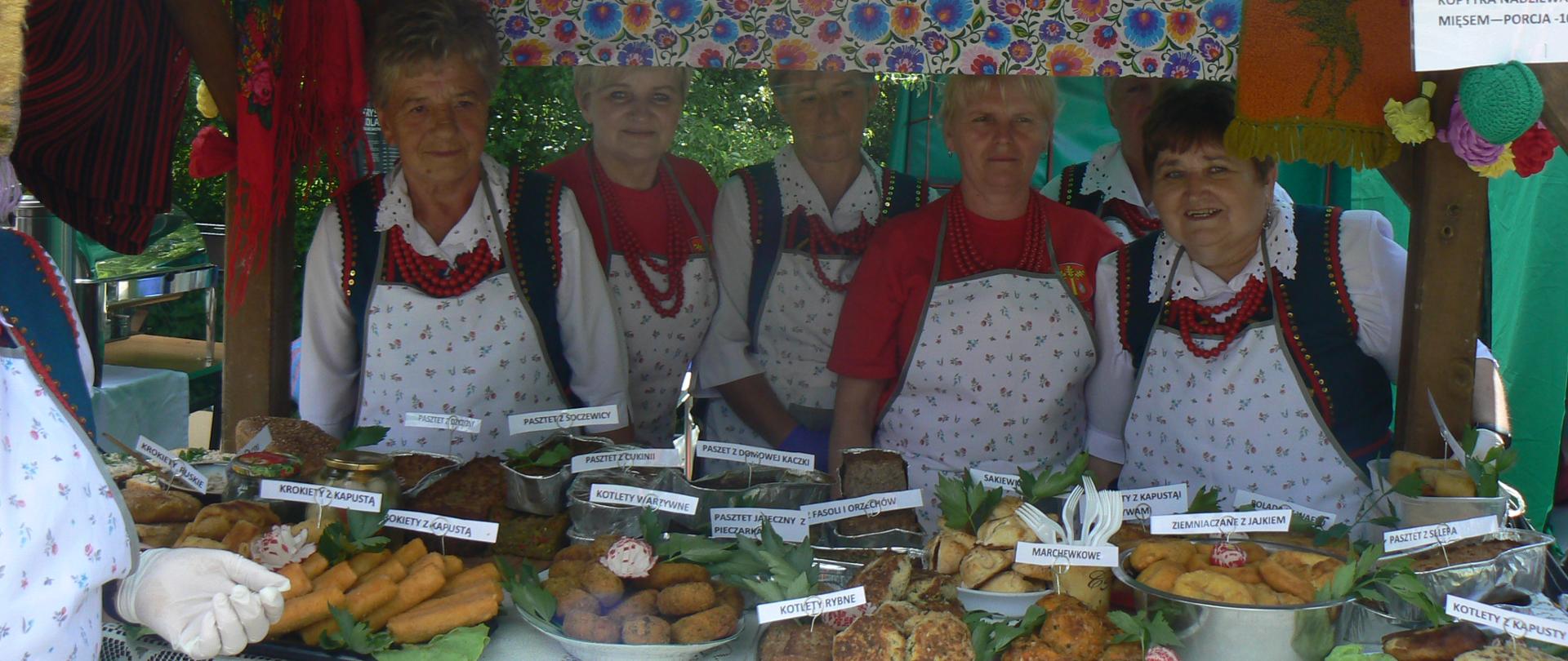 Koła gospodyń ze Szwarszowic, z Miłkowa i z Bodzechowa reprezentowały gminę na XVII Świętokrzyskim Jarmarku Agroturystycznym
