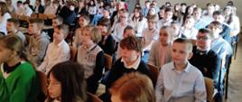 Uczniowie Szkoły Podstawowej Nr 1 w Trzciance bardzo starannie przygotowali się do uroczystego apelu z okazji 292 rocznicy nadania praw miejskich. Były piękne recytacje, piosenki oraz galowe stroje. 