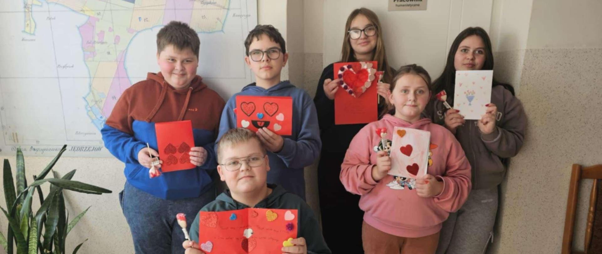 Podaruj uczucia na papierze, miłość w słowach i kolorach
