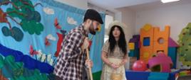 Teatr w przedszkolu - aktorzy występują przed dziećmi