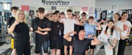 Wizyta na siłowni uczniów klasy siódmej i szóstej w Kuźnia Mocy w Serocku
