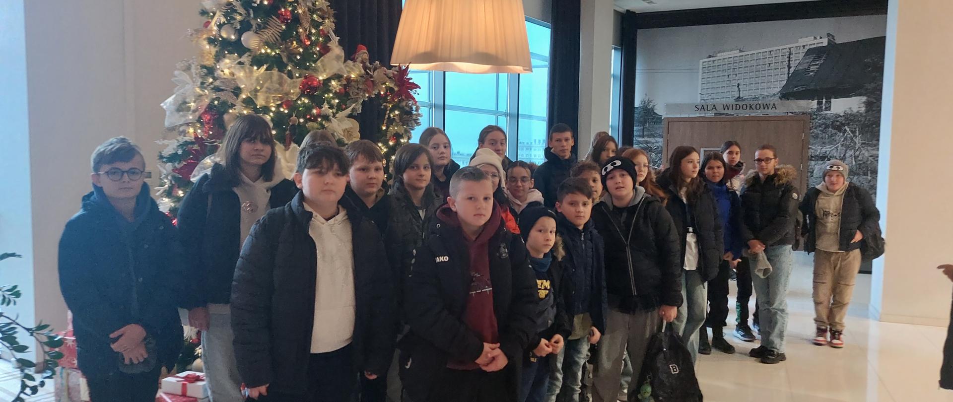 Uczniowie w Hotelu Rzeszów