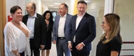 oglądanie odnowionego korytarza