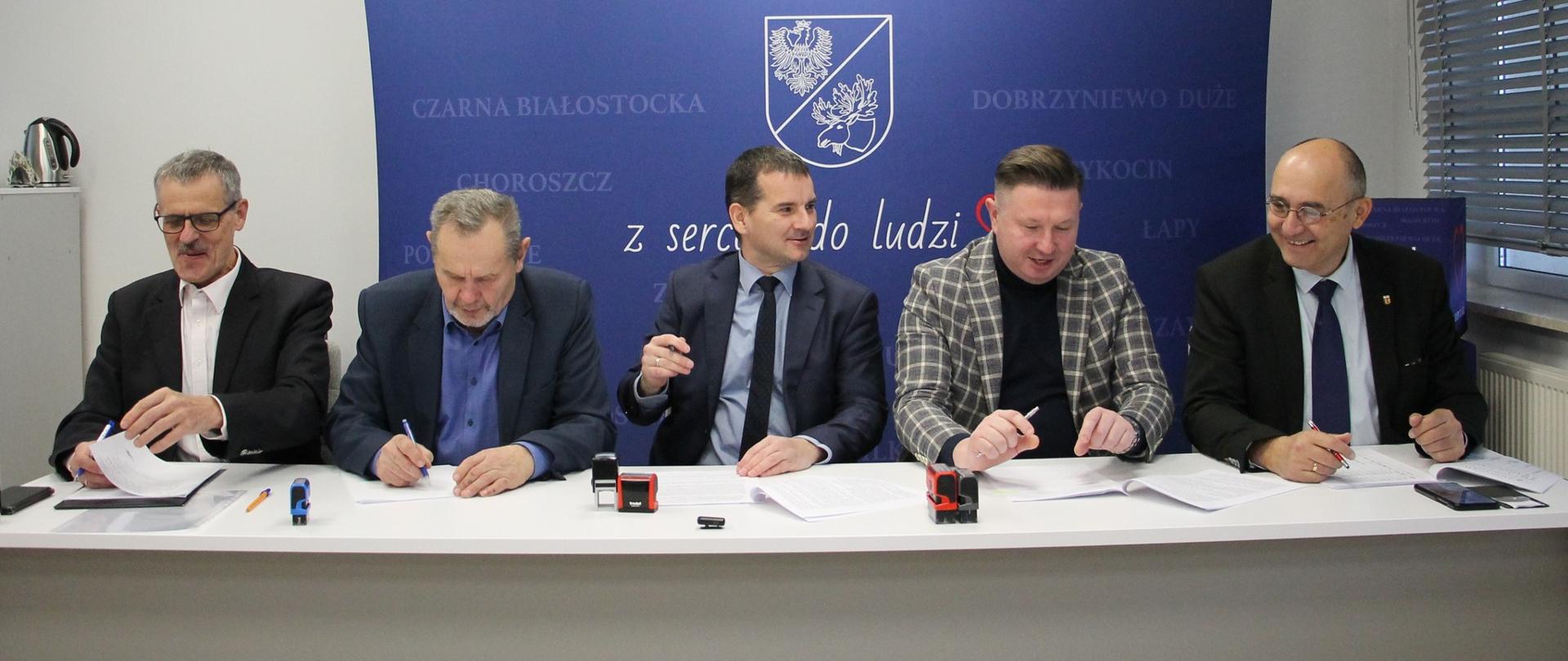 Podpisanie umowy z dyrektorem STRABAG
