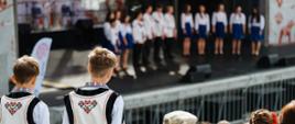 Zespół Zniczka podczas występu - widok z trybun