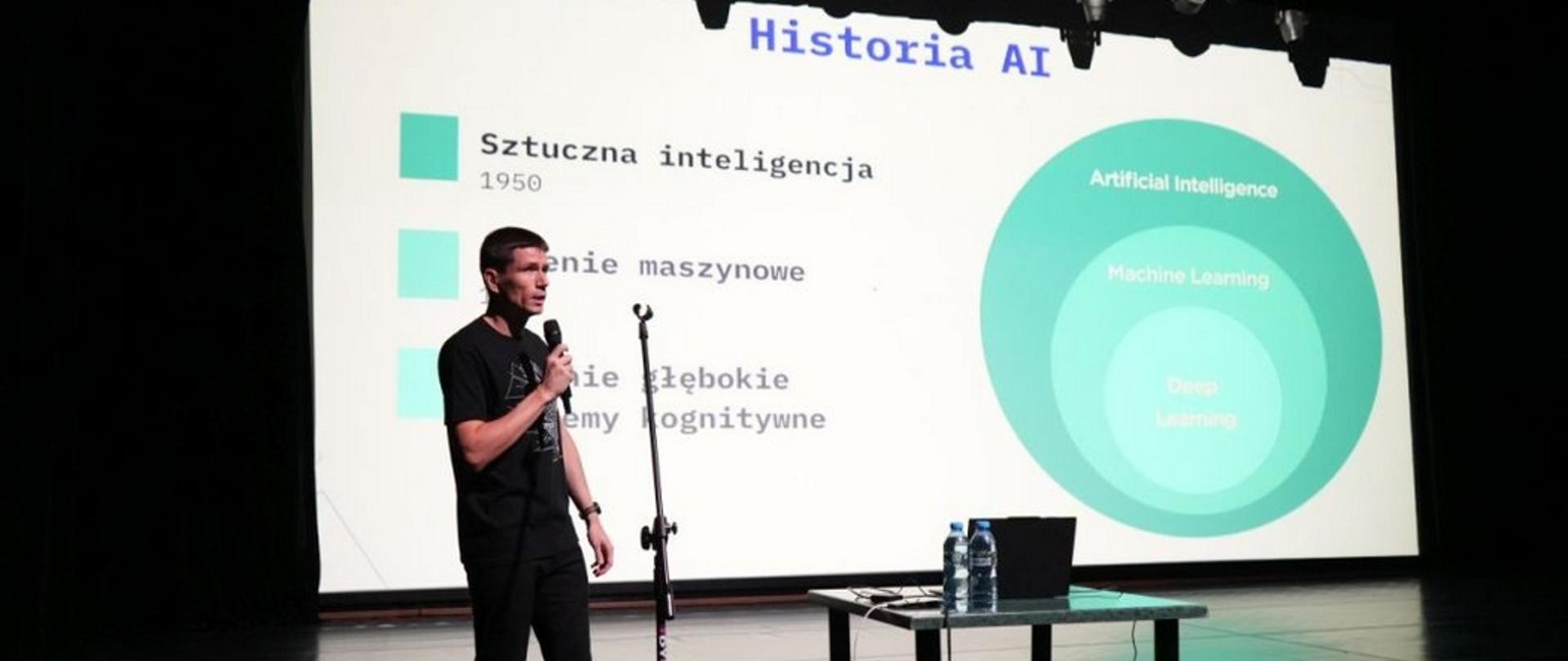 O sztucznej inteligencji w koneckich szkołach