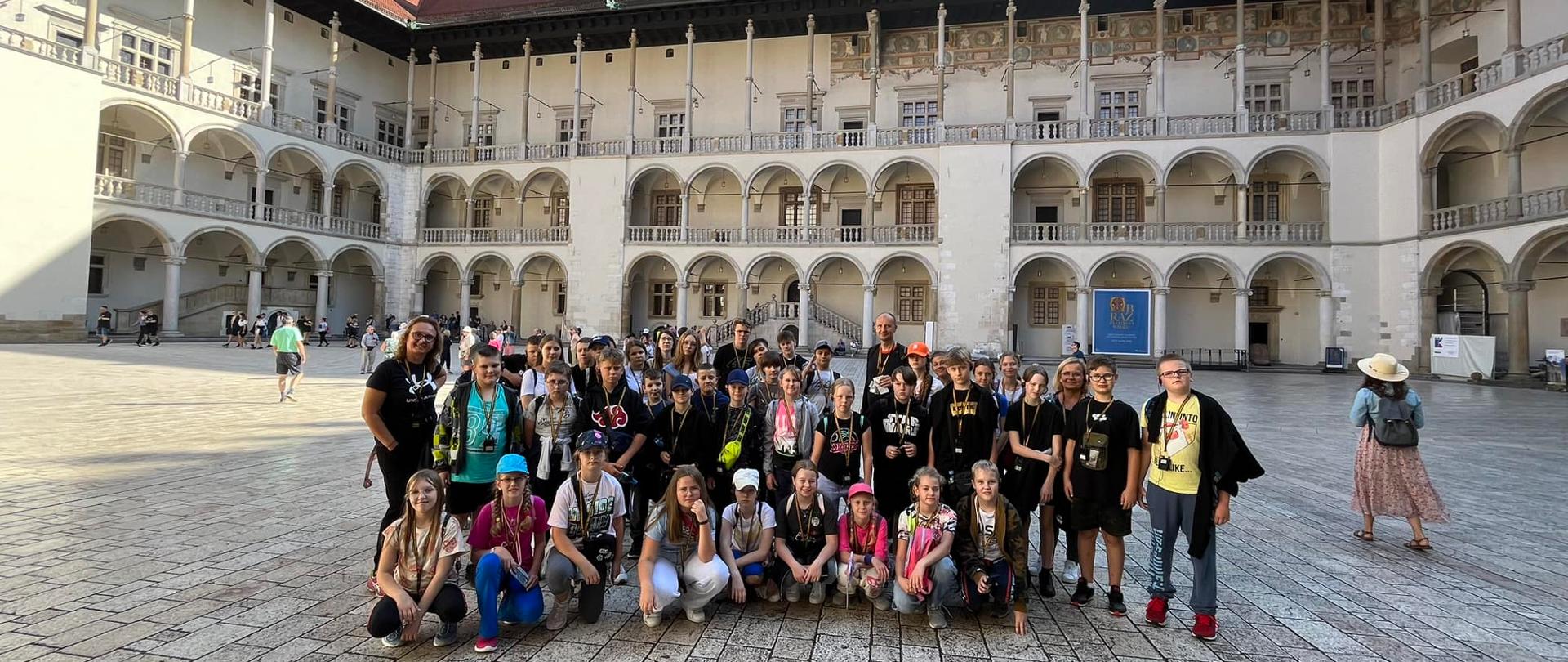 Wycieczka Kraków - Łagiewniki - Zakopane - Wieliczka w ramach programu "Poznaj Polskę" - Szkoła Podstawowa im. Jana Pawła II w Żarnowie