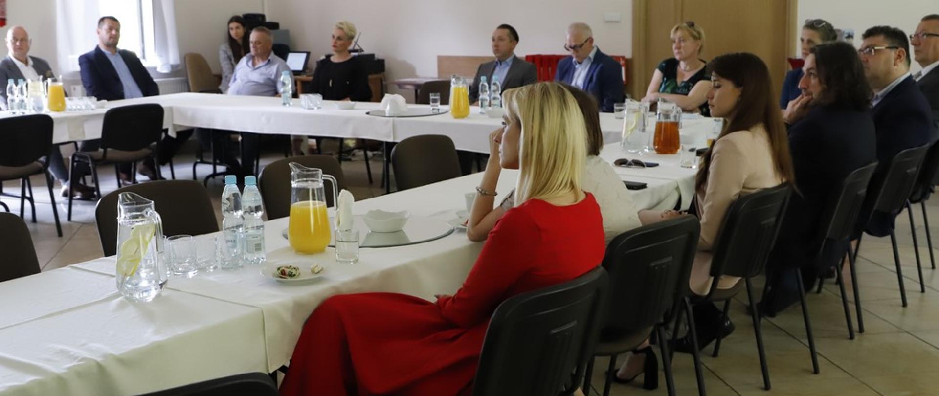 Spotkanie przedstawicieli lokalnych przedsiębiorców ze specjalistami i ekonomistami Banku Gospodarstwa Krajowego w Maleńcu
