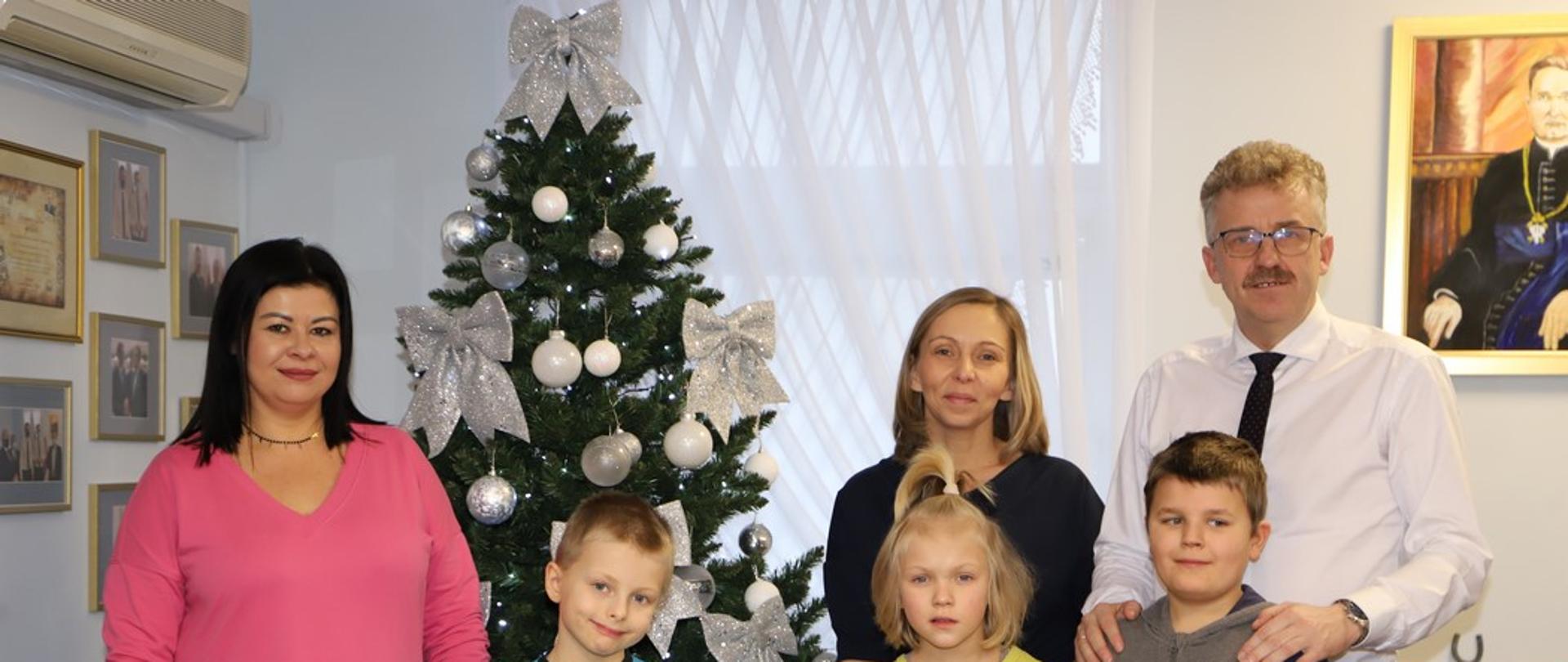 Miłe świąteczne odwiedziny w starostwie