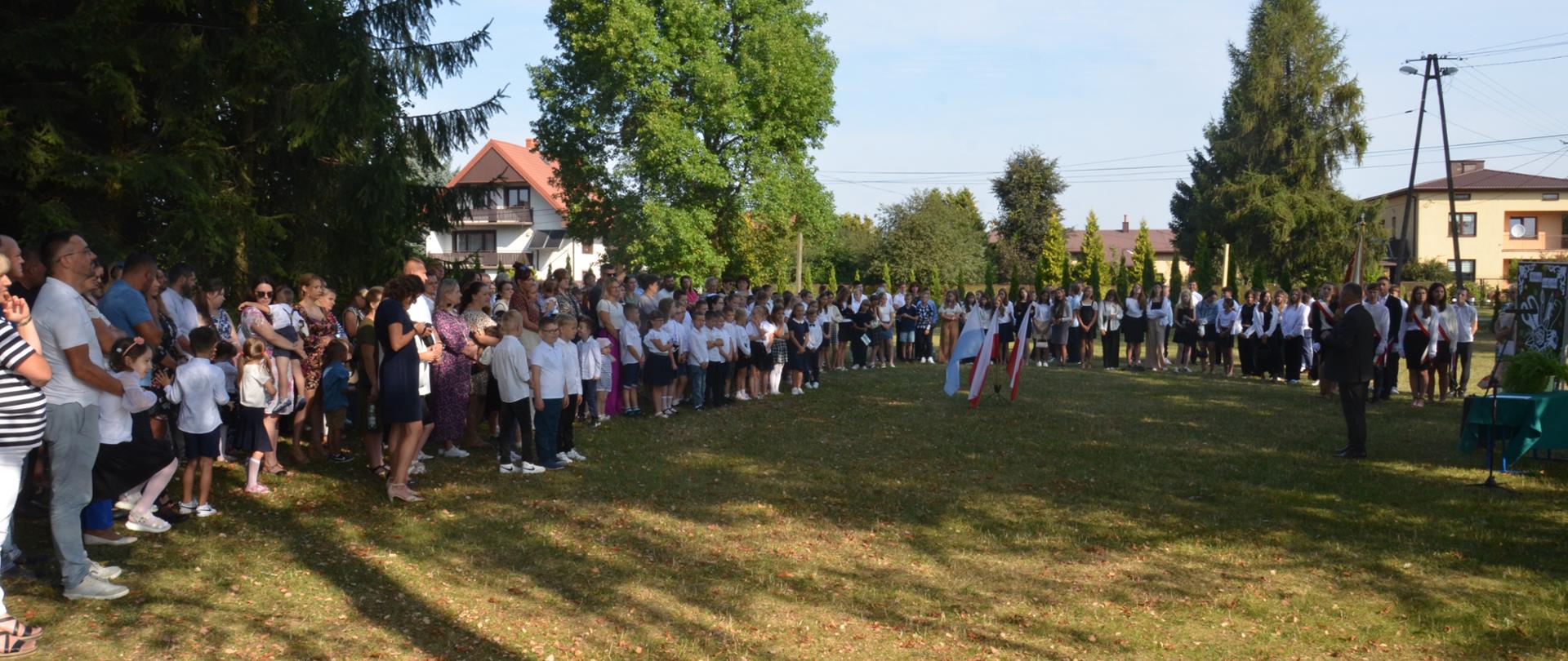 Rozpoczęcie Nowego Roku Szkolnego w Gminie Szastarka: Nadzieja, Radość i Nowe Wyzwania