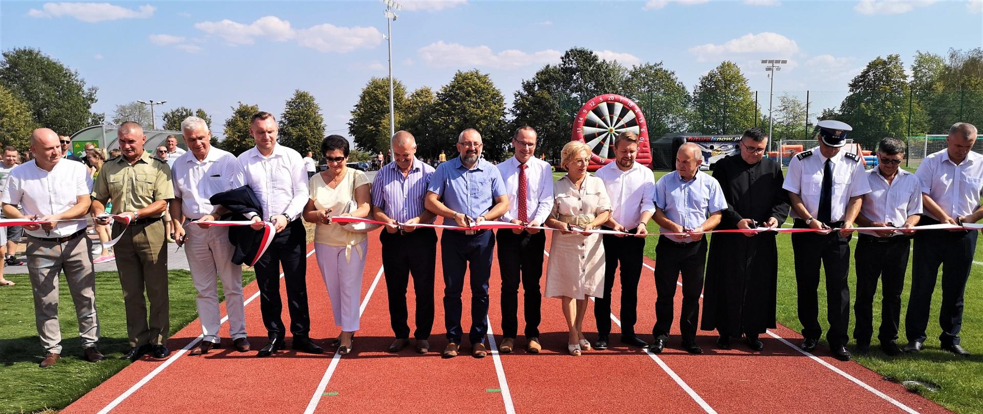 Stadion sportowy w Jednorożcu oficjalnie otwarty. Ależ się działo!
