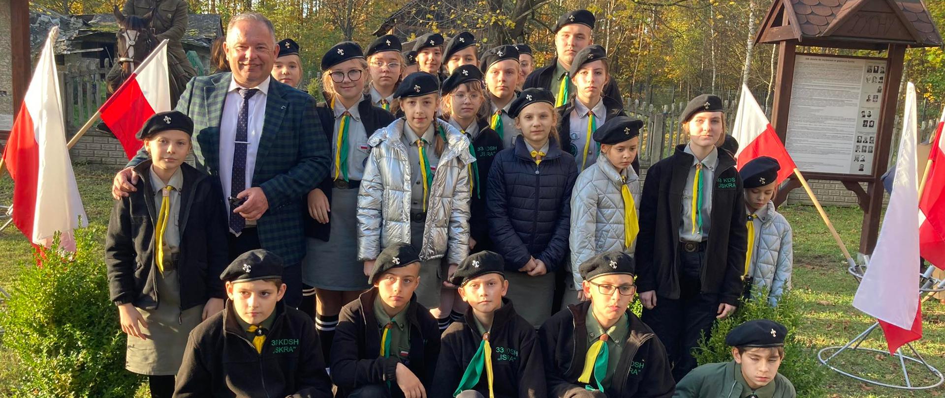 harcerze na uroczystości patriotycznej