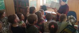 Uczniowie klasy 1b oficjalnie w Bibliotece!