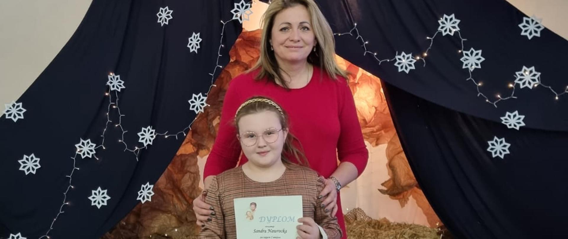 Sandra odbiera nagrodę za I miejsce