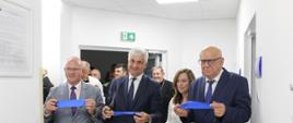 Uroczyste przecięcie wstęgi przez Wojewodę Podlaskiego, Starostę Hajnowskiego, kierownik pracowni rezonansu i dyrektora SP ZOZ