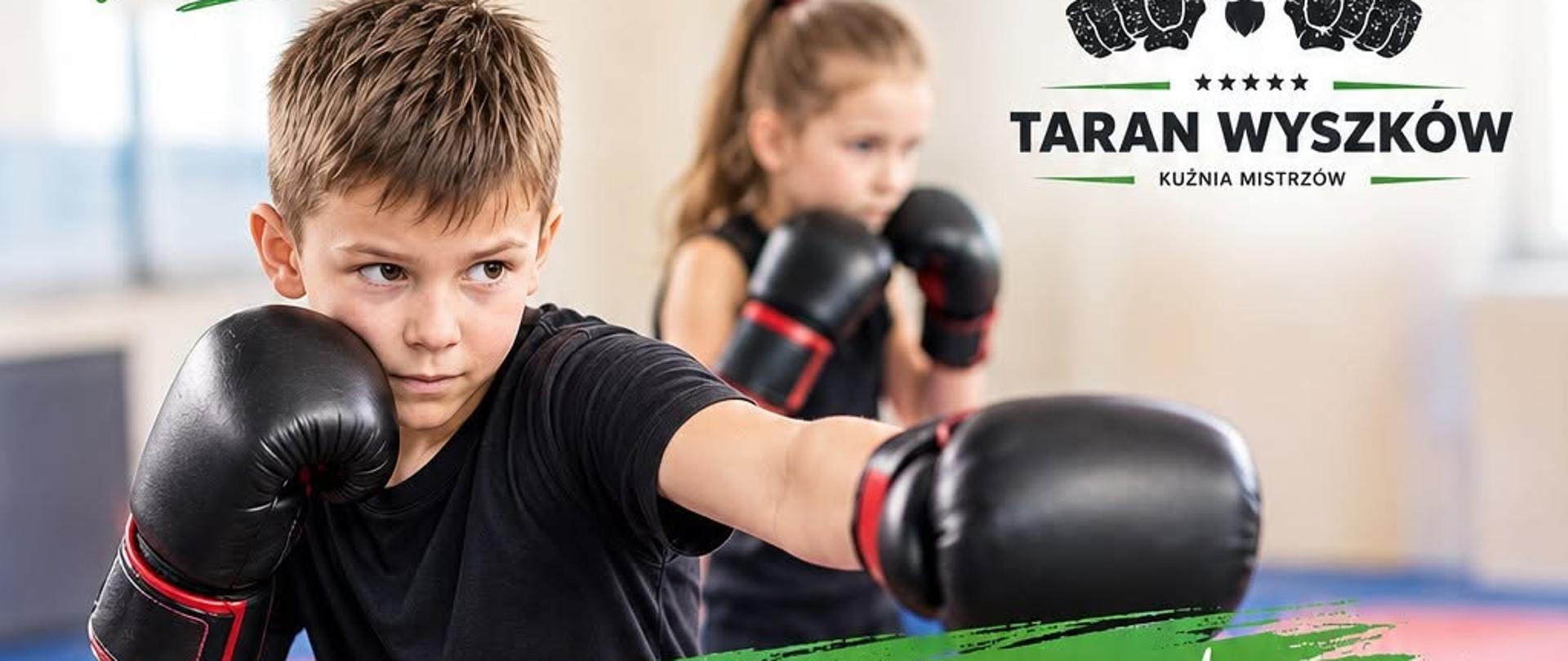 Plakat „Kickboxing – nabór na zajęcia" z zaproszeniem od Gminnego Centrum Kultury i Czytelnictwa w Zabrodziu. Zdjęcie chłopca i dziewczynki w czarnych rękawicach bokserskich w pozycji bojowej. W rogu zielono-czarne logo klubu Taran Wyszków – Kuźnia Mistrzów z głową barana. Zajęcia dla dzieci w wieku 5–13 lat. Termin: wtorki o 15:45, czas trwania 55 minut. Koszt: 120 zł miesięcznie. Prowadzący: Piotr Trześniewski. Start zajęć zależy od zebrania grupy. Zapisy: GCKiC w Zabrodziu, tel. 29 757 12 54 wew. 21. Hasło: „Sport, ruch, pewność siebie!".
