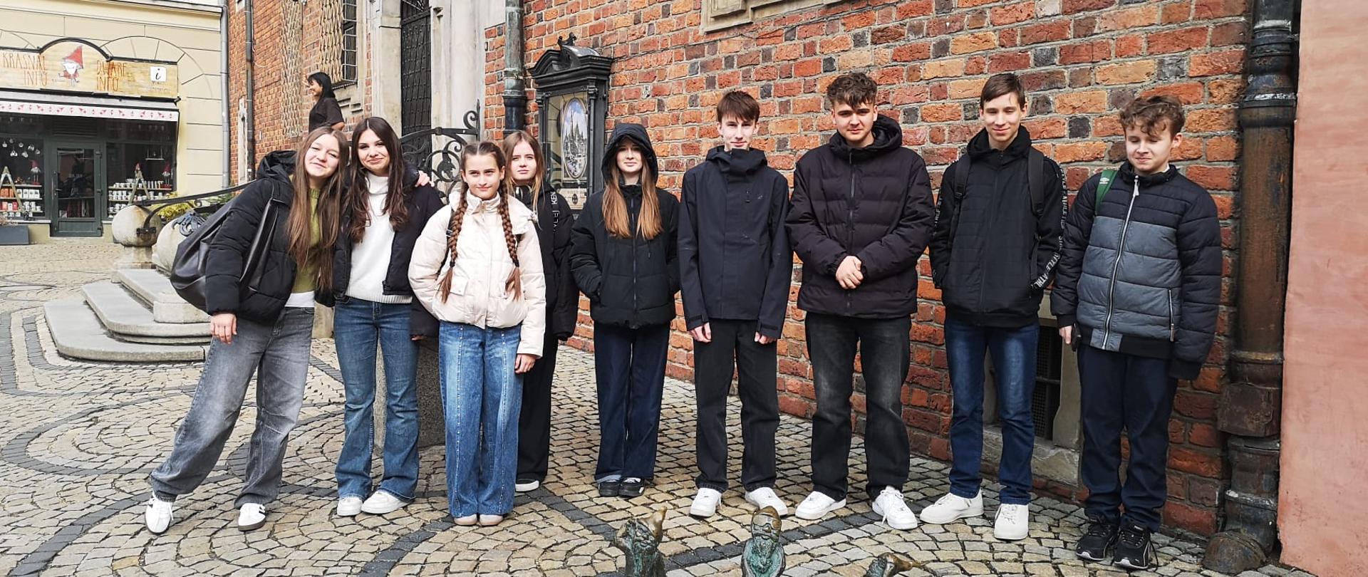 Radni Młodzieżowej Rady Gminy podczas wyjazdu do Wrocławia