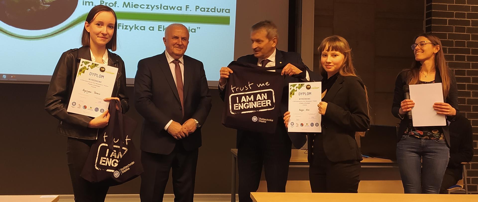 Krystyna Palacz i Kinga Kras z jasielskiego Ekonomika zdobyły wyróżnienie w finale XXVI edycji ogólnopolskiego konkursu „Fizyka a Ekologia”