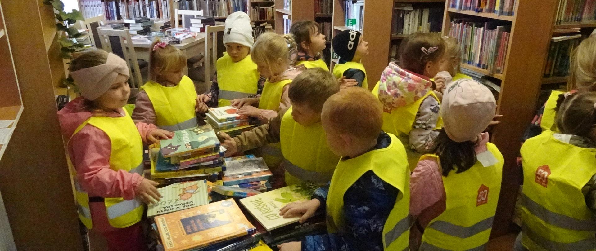 Przedszkolaki z wizytą w bibliotece