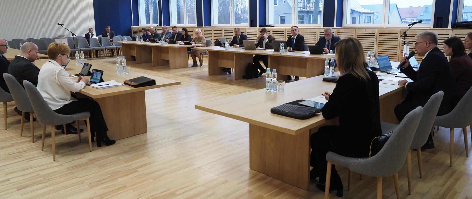 Obrady VII sesji Rady Powiatu w Bielsku Podlaskim 30 grudnia 2024 r