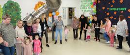 Kadra przedszkola w trakcie animacji - zajęcia z zaproszonymi gośćmi