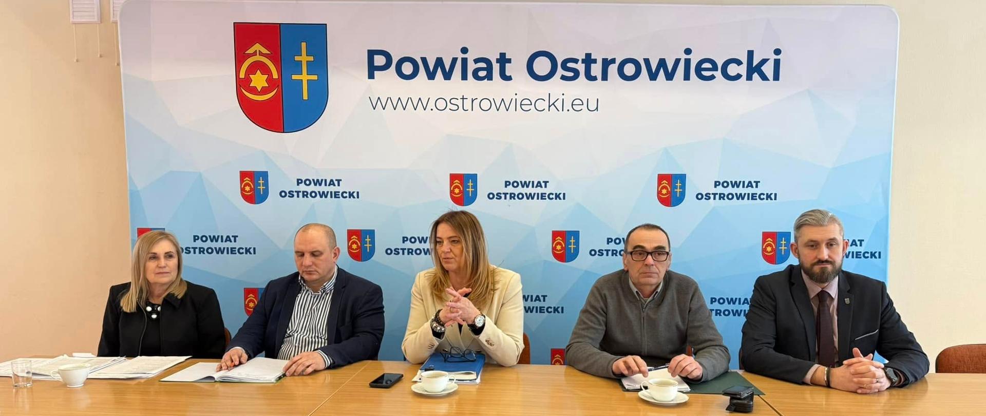 Konwent Gmin Powiatu Ostrowieckiego - Rynek pracy pod lupą