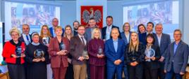 „Dziś uczeń – jutro student” – Powiat Ostrowiecki stawia na młodych! 