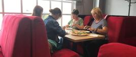 Po zajęciach - relaks w pizzerii