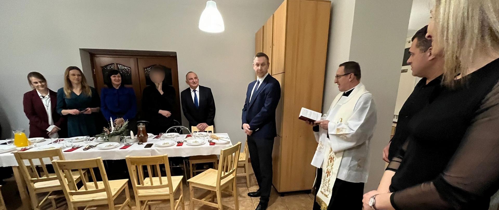 Uczestnicy spotkania świątecznego