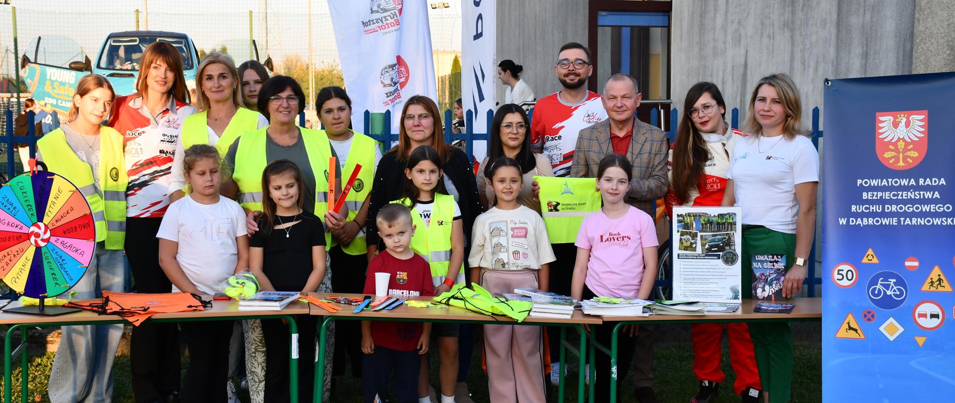 Starosta Dąbrowski wraz z uczestnikami spotkania