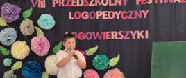 Przedszkolaki w trakcie prezentowania wierszyków