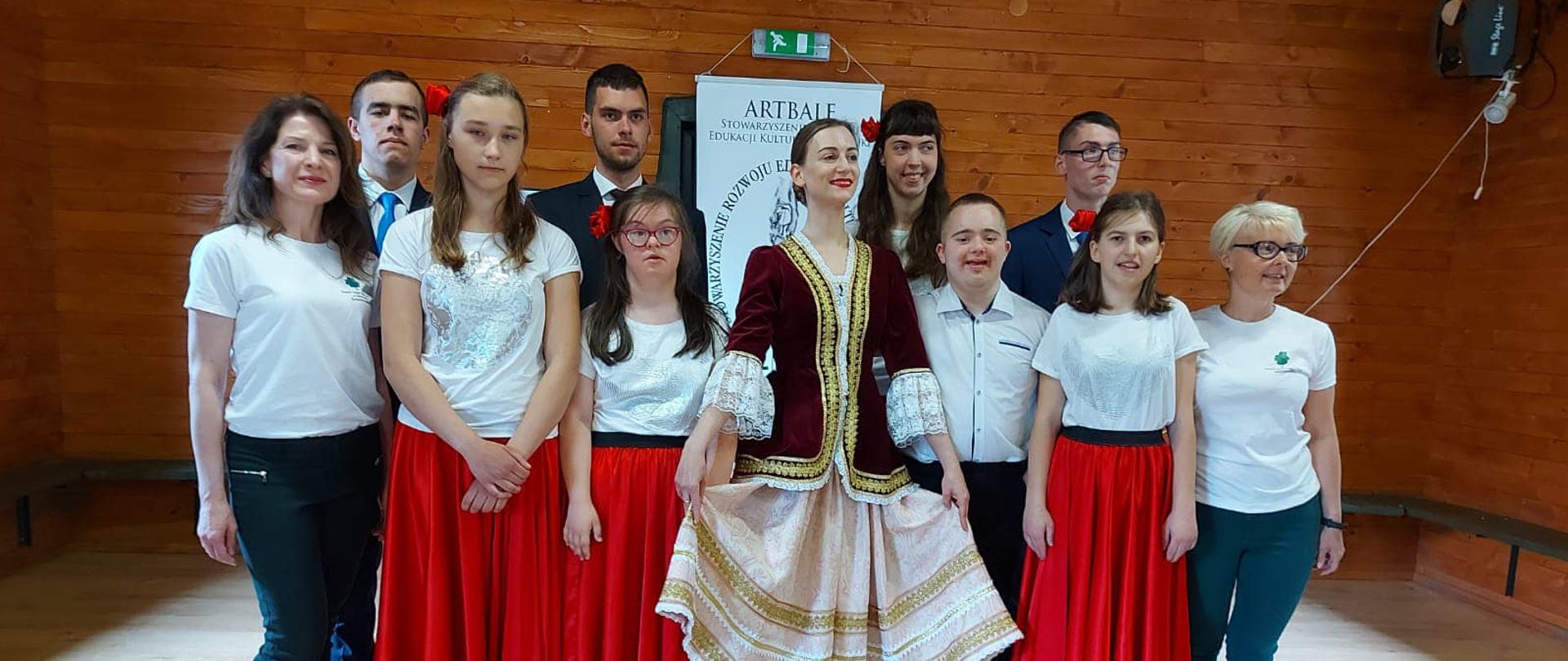 „…w kręgu tańca…2022”